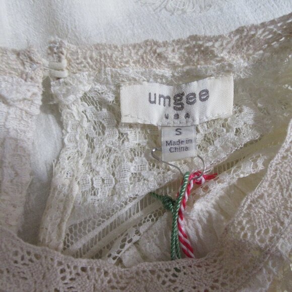 Umgee Ivory Sleeveless Lace Top
New - Picture 7 of 10